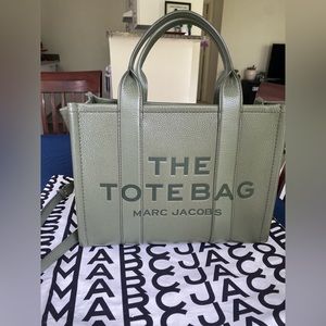 BRAND NEW! Beautiful tote needs new home!